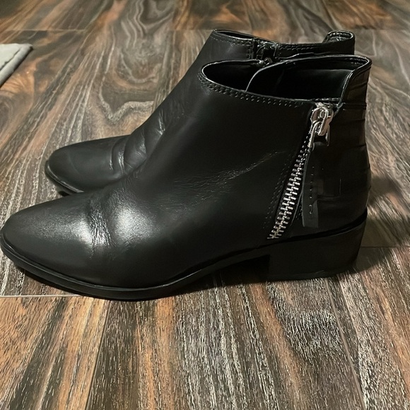 Aldo boots , wore only once , still got stickers on at the bottom - Picture 2 of 5